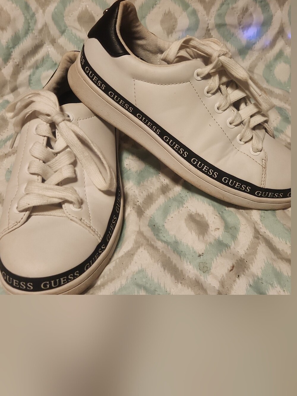 GUESS White Sneakers with Black Trim and Logo Band